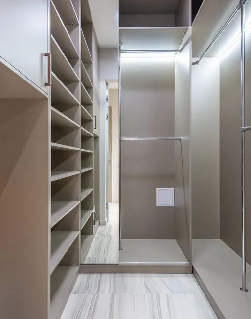 Melamine closet system