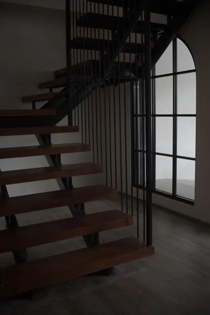 Mono-stringer staircase