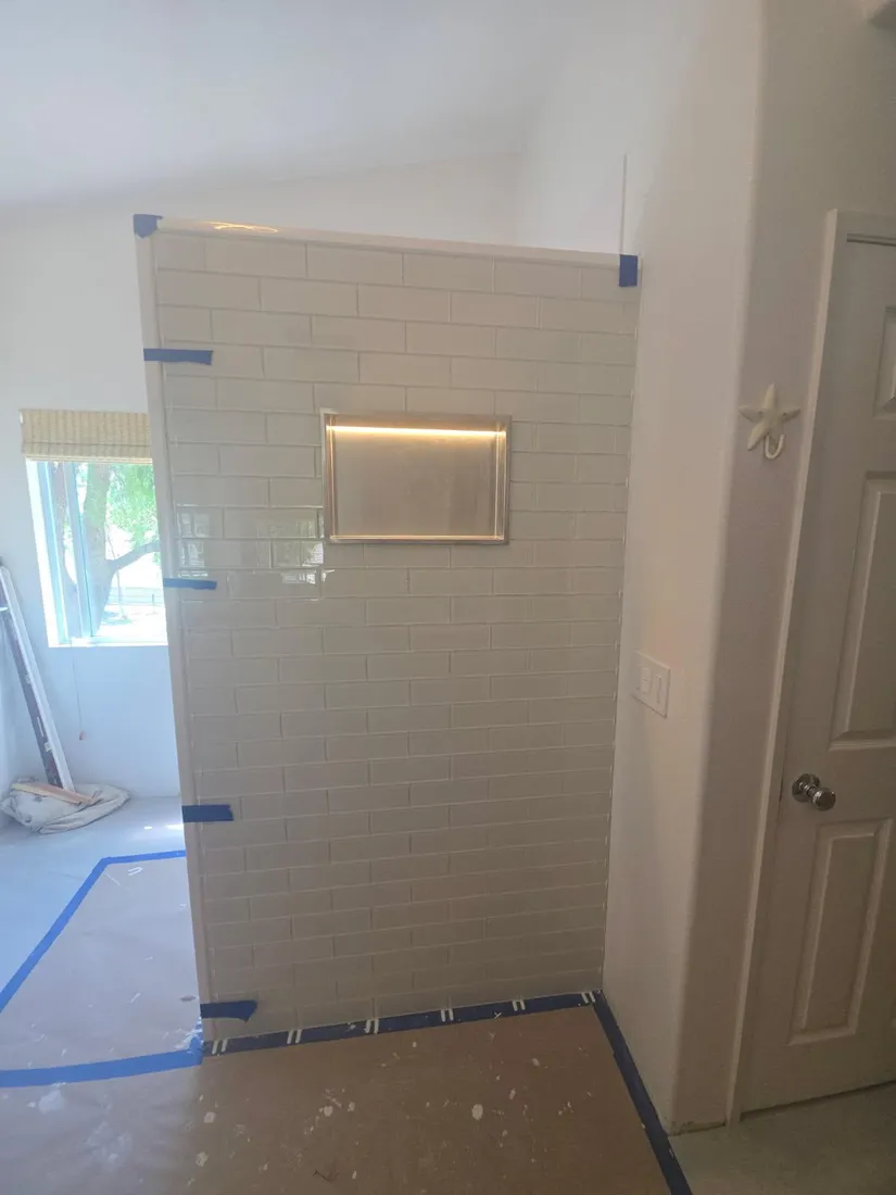 Full-height wall tile — Oxnard, CA